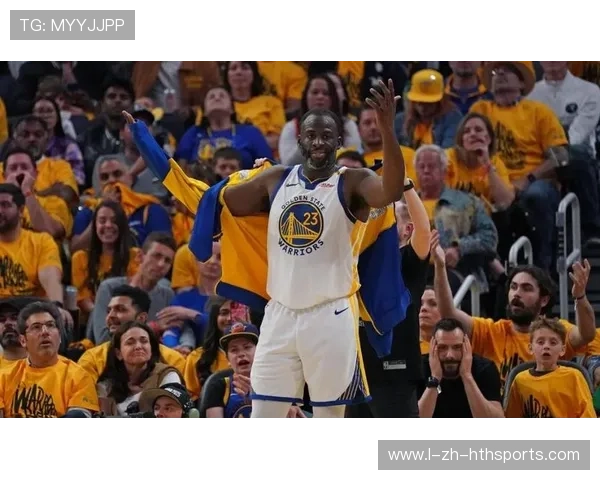 勇士场边战术板，防守协作更有默契