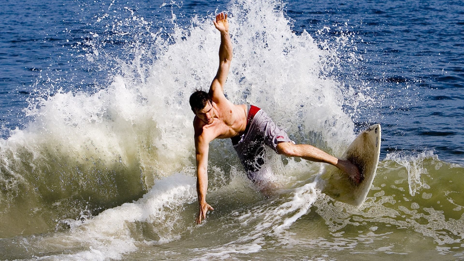 华体会app下载入口-美国女子接力队用实力回应所有质疑,美国女子接力犯规